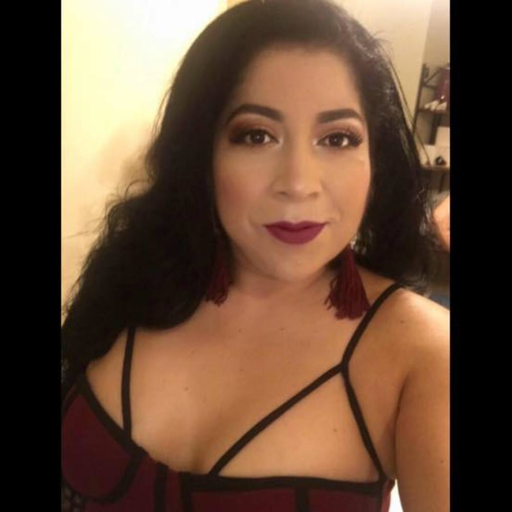 Meet your Posher, Yanira